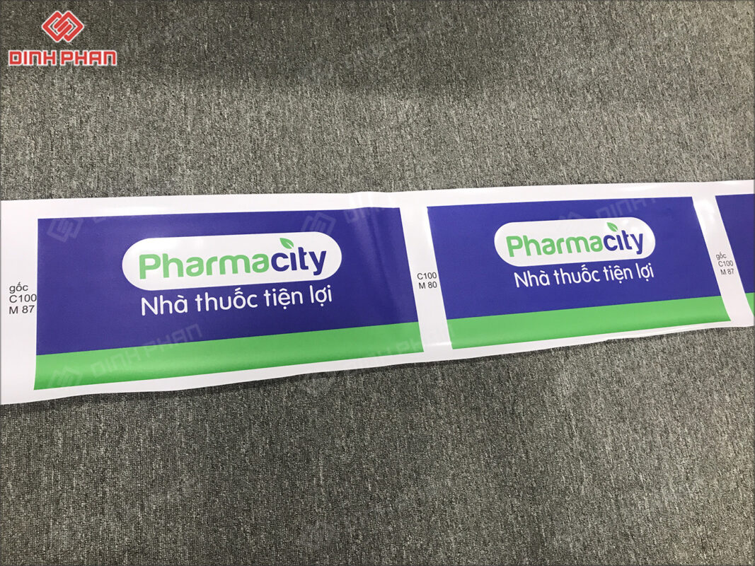 Bảng hiệu Pharmacity