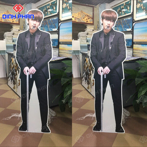 in standee hinh nguoi 1