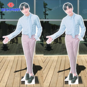 in standee hinh nguoi 4
