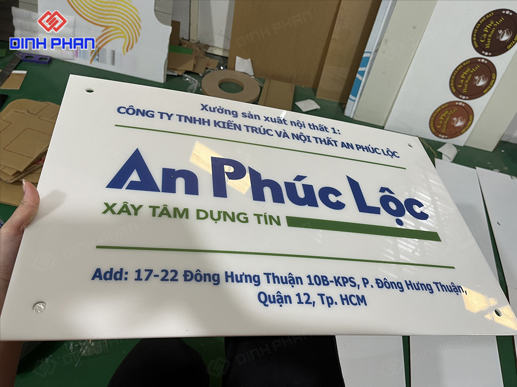 In UV trên chất liệu Mica