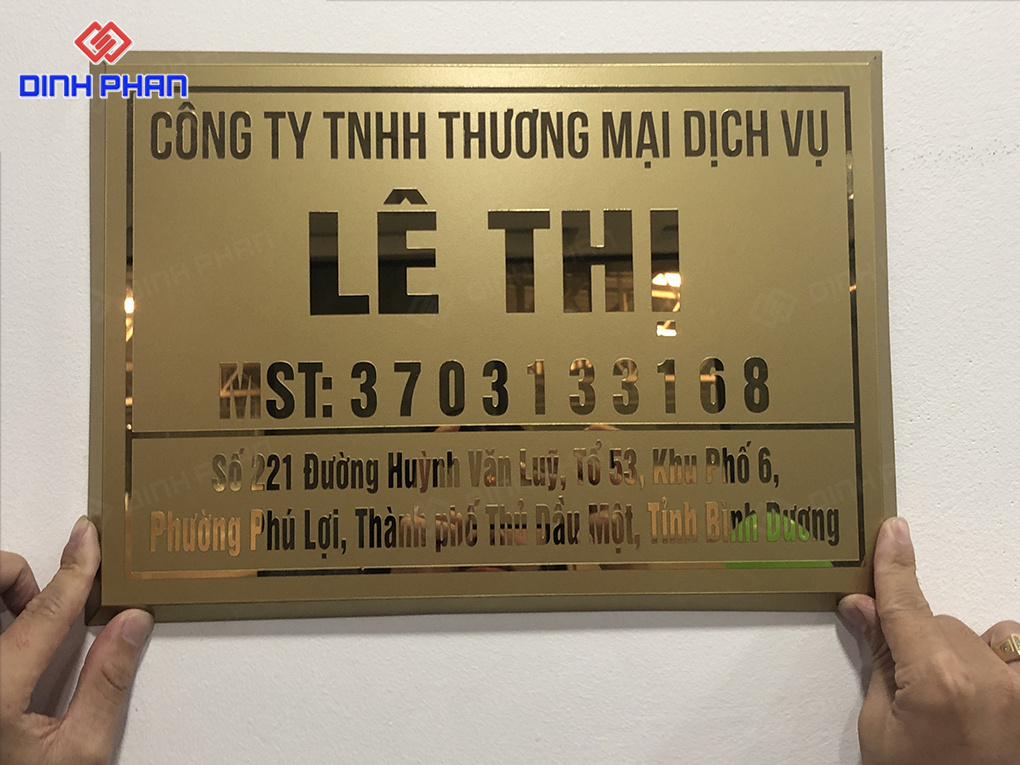 bảng hiệu công ty in uv inox