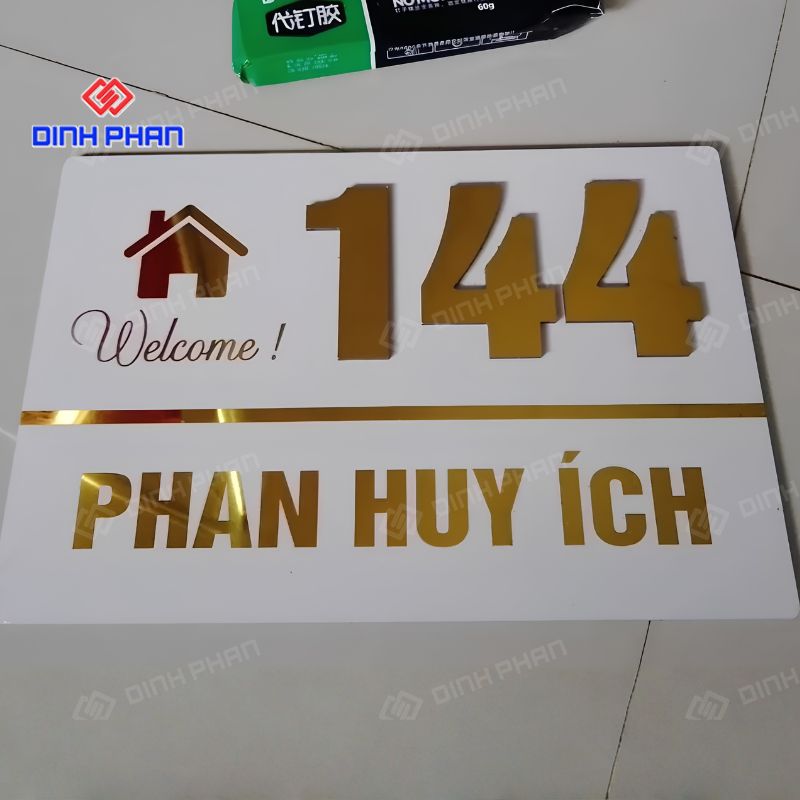 Mẫu biển số nhà đẹp, hiện đại và nổi bật cho mặt tiền 11 mau bien so nha dep 1