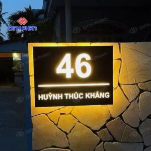 Biển số nhà có đèn hiện đại, dễ nhận diện vào ban đêm 9 bien so nha co den 3